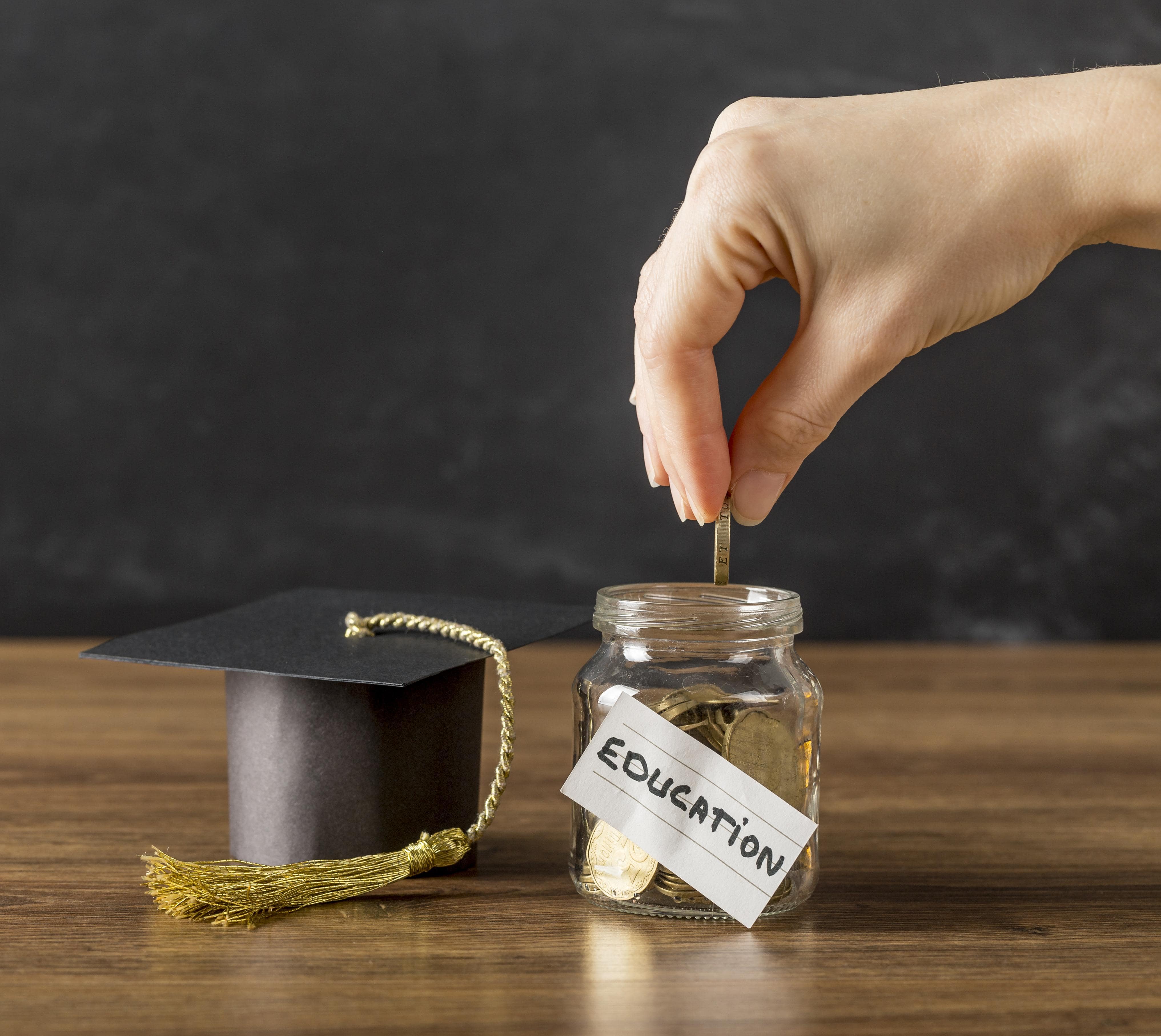 Biaya Pendidikan Makin Mencekik, Student Loan Jadi Solusi?